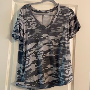 Wishlist camo v-neck tee